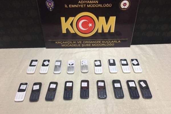 Gümrük kaçağı cep telefonu ele geçirildi