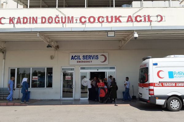 Güvenlik görevlisine hasta yakınından saldırı