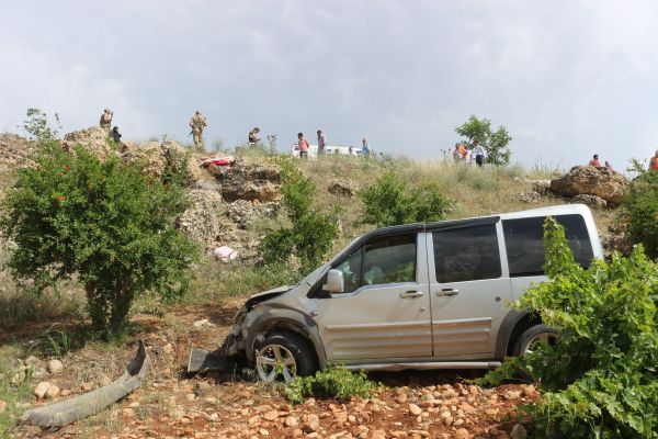 Hafif ticari araç iki kardeşe mezar oldu