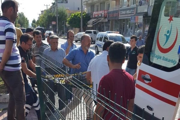 Hafif ticari aracın çarptığı çocuk yaralandı