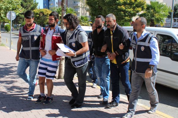 Haklarında kesinleşmiş hapis cezası bulunan iki şahıs yakalandı
