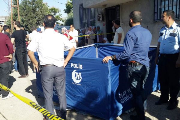 Halıları Toplarken Damdan Düşerek Can Verdi