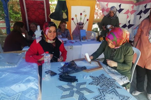 Halk eğitim merkezi tanıtım standı açtı