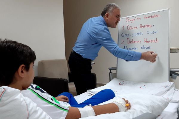 Hastane odasında ders