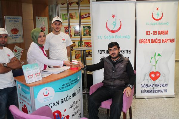 Hastanede ki organ bağışı standına ilgi büyük