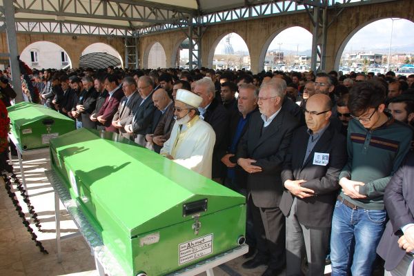 Hayatını Kaybeden Sporcular Yan Yana Toprağa Verildi
