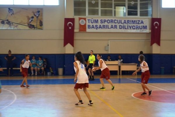 Hentbol Grup Müsabakaları Başladı