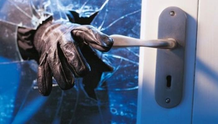 Hırsızlık suçundan serbest kalan şahıs hırsızlık yaparken yakalandı