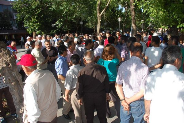 HİZMET-İŞ'TEN İŞÇİ ÇIKARMALARA TEPKİ