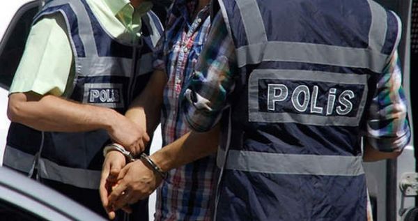 İcra memuru zimmetine para geçirmekten tutuklandı