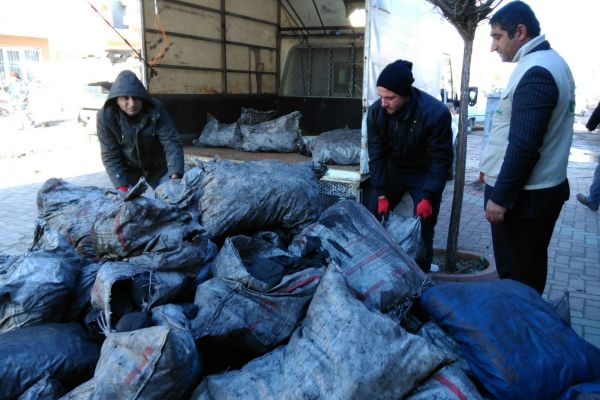 İHH Tut Temsilciliği Kömür Yardımında Bulundu