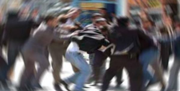 iki aile arasında bıçaklı kavga: 2 yaralı, 7 gözaltı