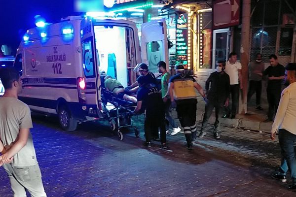 İki grup arasında bıçaklı kavga: 1 yaralı