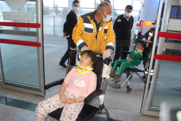 İki otomobil çapıştı: 9 yaralı