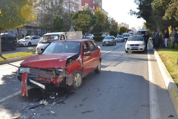 İki Otomobil Çarpıştı; 1 Yaralı