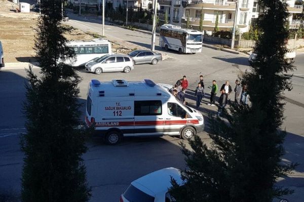 İki otomobil çarpıştı: 1 Yaralı