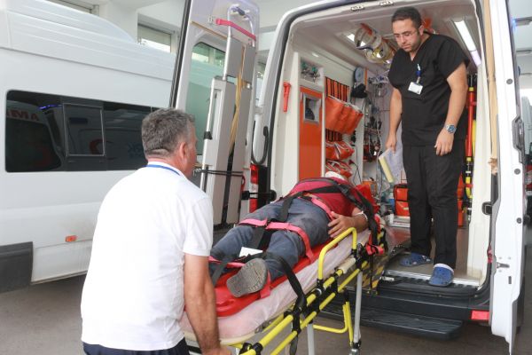 İki otomobil çarpıştı: 4 Yaralı