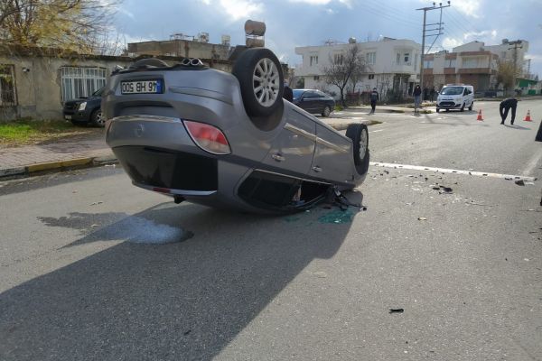 İki otomobil çarpıştı: 4 yaralı