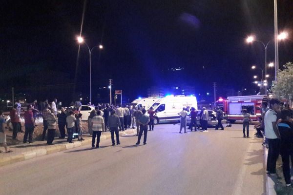İki Otomobil Çarpıştı: 4 Yaralı