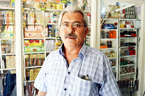 İmre Ailesi Erdemoğlu Ailesine Taziye Evinin Arsasını Hibe Etti