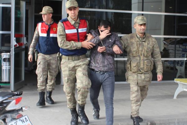 İnternet kafelerde uyuşturucu sattığı iddia edilen şahıs yakalandı