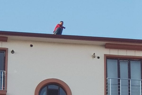 İntihar teşebbüsünde bulunan şahsı milletvekili ikna etti
