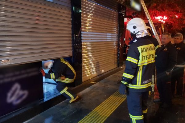 İş yerinde çıkan yangın paniğe neden oldu