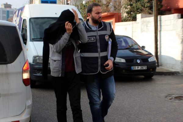 İş yerlerini soyan hırsız tutuklandı