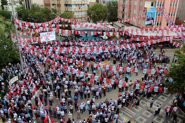 İYİ Parti Mitingine Sadece Bin 900 Kişi Katıldı!