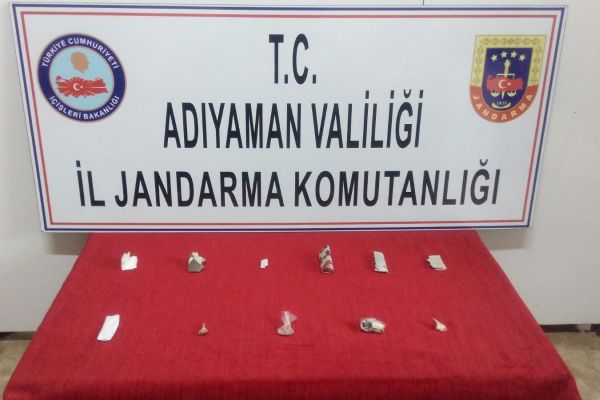 Jandarma 9 kişiyi uyuşturucu kullanırken yakaladı