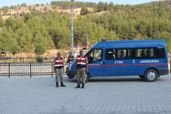 Jandarma ekipleri huzur denetimlerine devam ediyor