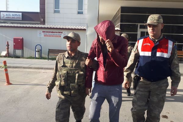 Jandarma ekipleri uyuşturucu tacirlerine göz açtırmıyor