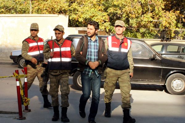 Jandarma ekiplerinden hırsızlık yapan şahsın kaldığı eve operasyon