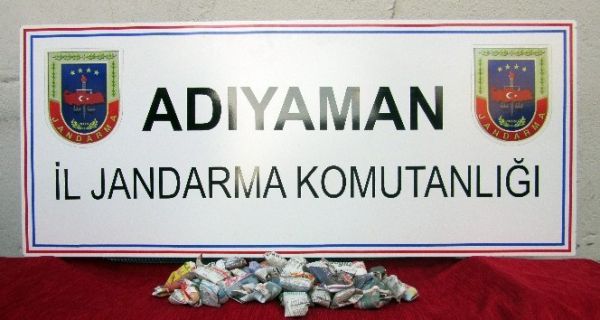 Jandarma uyuşturucu tacirlerine geçit vermiyor