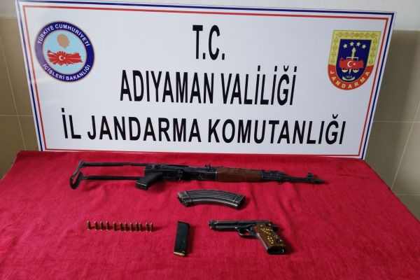 Jandarma uzun namlulu silah ve tabanca ele geçirildi