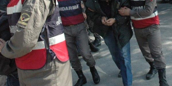Jandarmanın denetiminde 25 gram esrar ele geçirildi