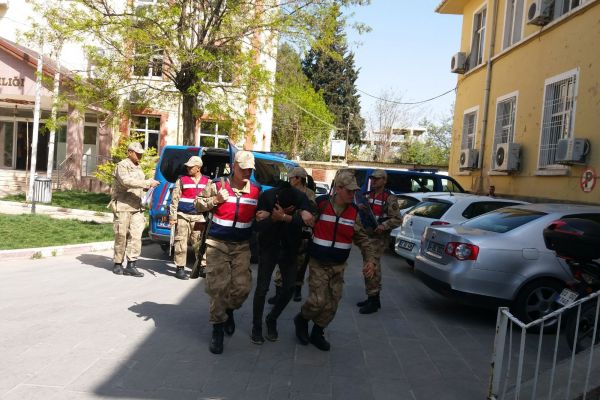 Kablo hırsızı suç üstü yakalandı