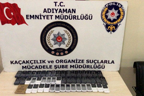 Kaçak cep telefonu ele geçirildi