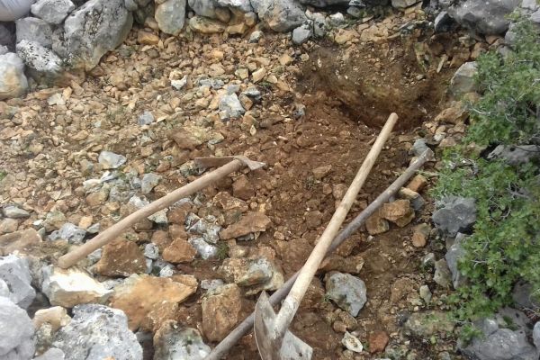 Kaçak kazı yapan şahıslar yakalandı