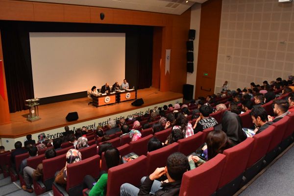 ‘Kadın ve Şiddet’ konulu panel düzenlendi
