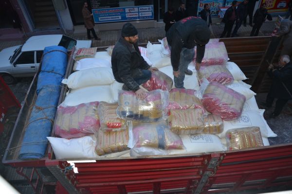 Kahta İlçesinden, Bayırbucak Türkmenlerine 1 Tır Dolusu Yardım