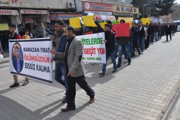 KAHTA'DA RAMAZAN FIRAT İÇİN OTURMA EYLEMİ YAPILDI