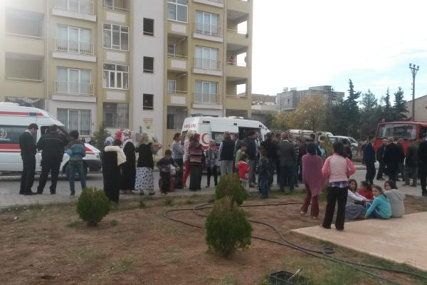 Kahta'da Yangın: 5’i Çocuk 12 Kişi Dumandan Zehirlendi