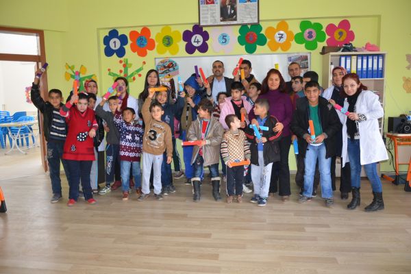 Kahta'da Zihinsel Engelli Öğrencilerin Karne Heyecanı