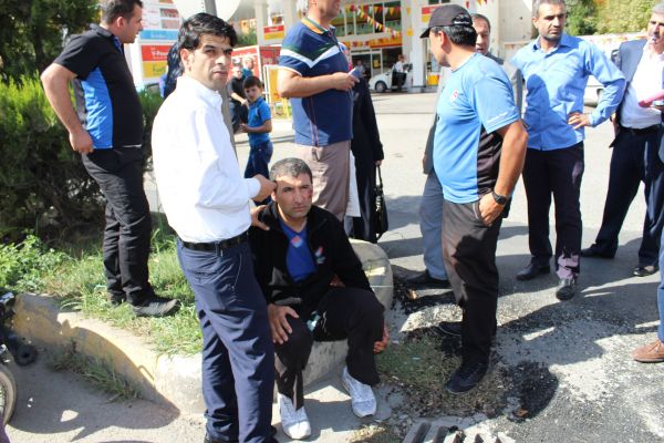 Kamyonet motosiklete çarpıp kaçtı: 1 yaralı