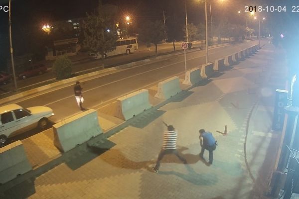 Karakol önünde yaşanan sıcak çatışma kameralara yansıdı