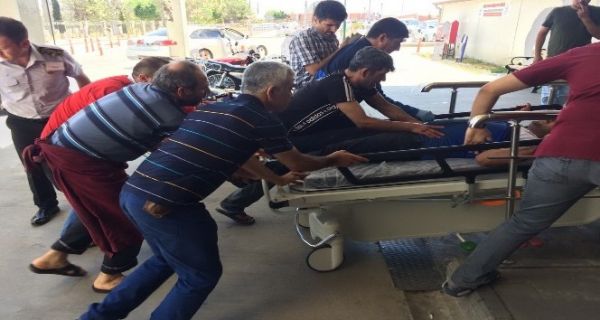 Kasap yanlışlıkla kendini kesti