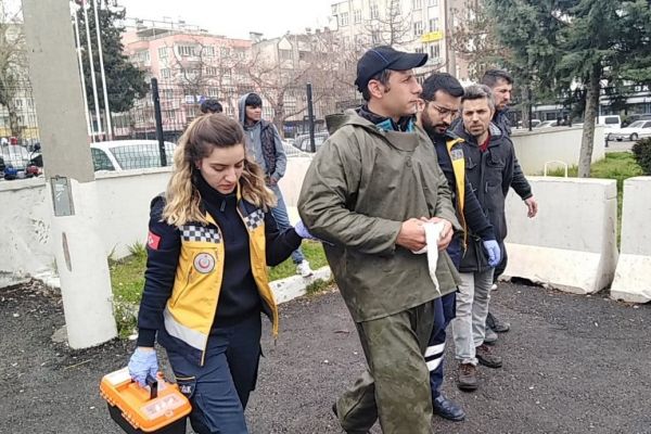 Kayganlaşan yolda motosiklet devrildi: 1 yaralı