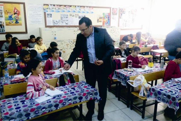 Kaymakam Kaya öğrencilerle bir araya geldi