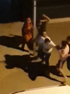 Kaza sonrası yumruklar havada uçuştu